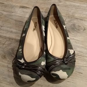 Soda Camo Flats